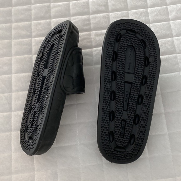 Black Platform Slides - Picture 6 of 6